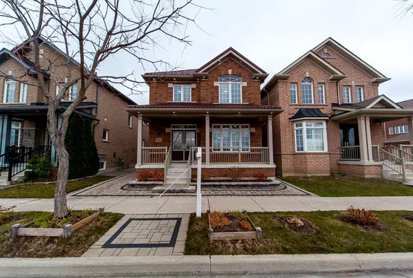 35 Crossbrooks ST, Markham, ON L6B 0V4