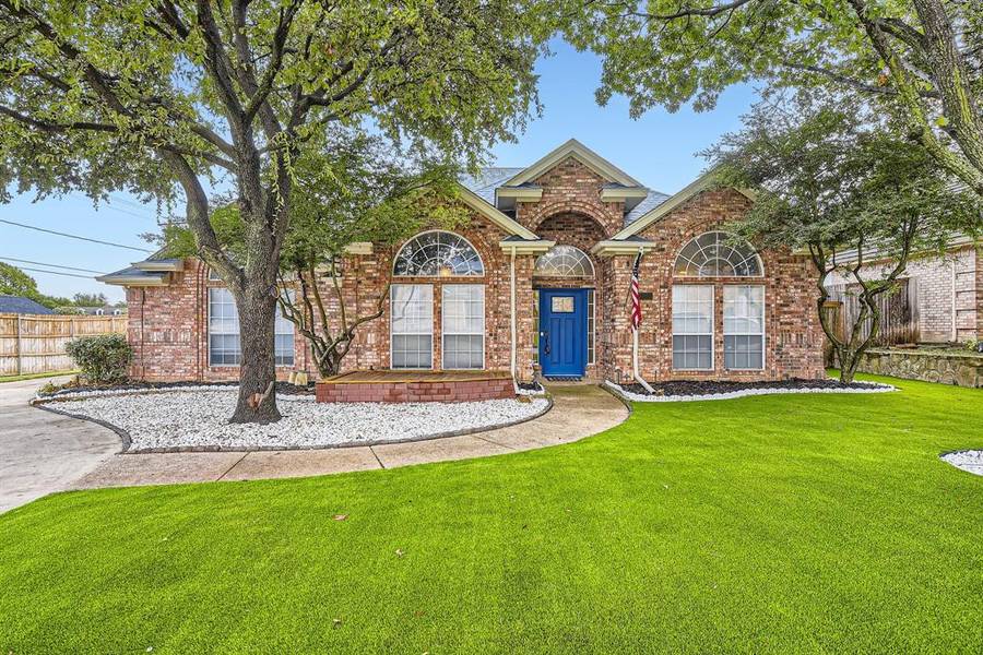 3220 John Court S, Hurst, TX 76054