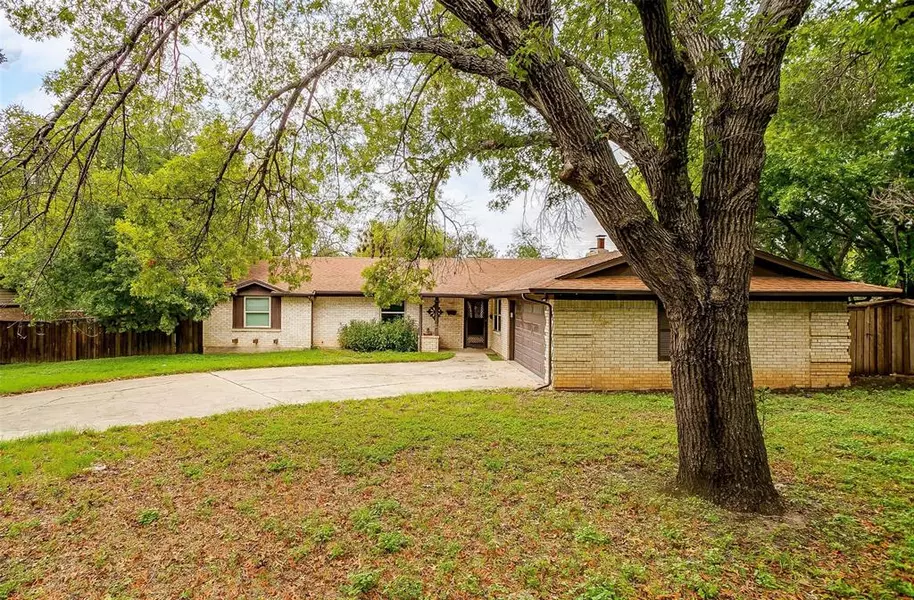 3804 Twilight Drive S, Benbrook, TX 76116