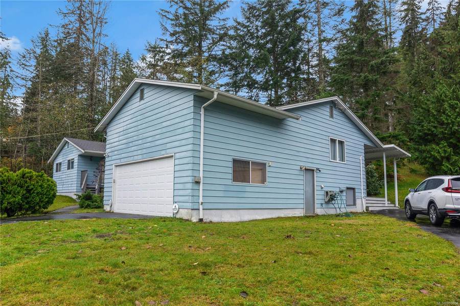 6513 Phantom Rd, Lantzville, BC V0R 2H0