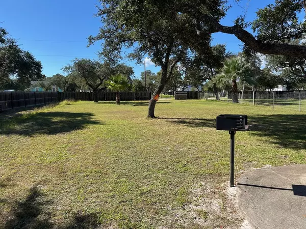 Rockport, TX 78382,121 Bernardy #Unit C