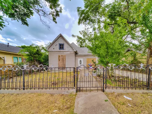 2733 Travis Avenue, Fort Worth, TX 76110