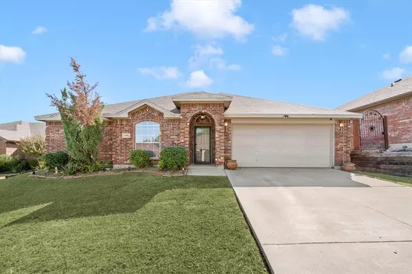 1409 Heidi Court, White Settlement, TX 76108