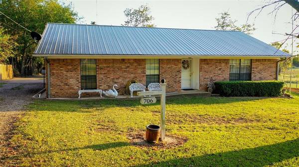 706 Rose Street,  Clarksville,  TX 75426