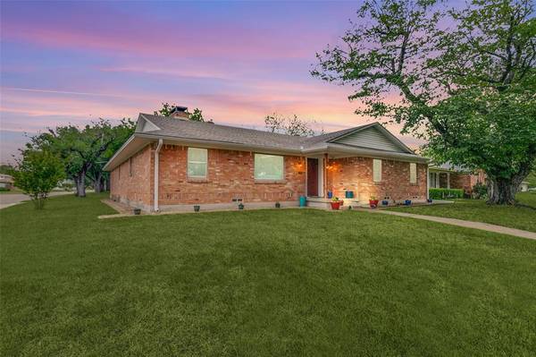 2633 Dorrington Drive, Dallas, TX 75228