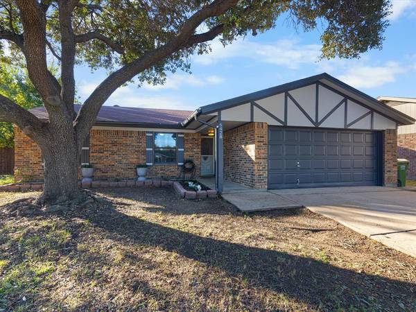 6428 Melinda Court, Watauga, TX 76148