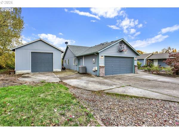 2074 SW ALEXANDRIA ST, Mc Minnville, OR 97128