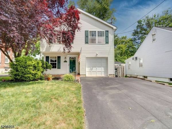 102 Wedgewood Ave,  Woodbridge Twp.,  NJ 07095