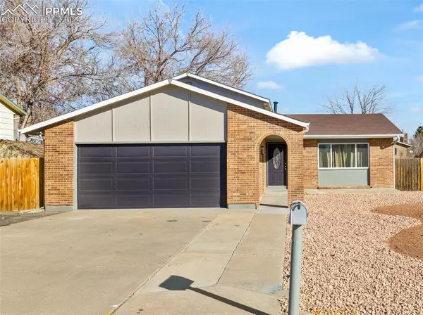 9 Huntington CIR, Pueblo, CO 81005