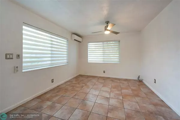 Oakland Park, FL 33334,1528 NE 33rd St  #1