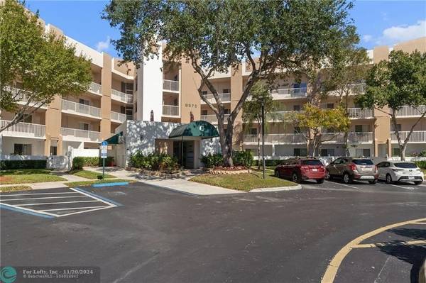 9575 Weldon Cir  #211, Tamarac, FL 33321