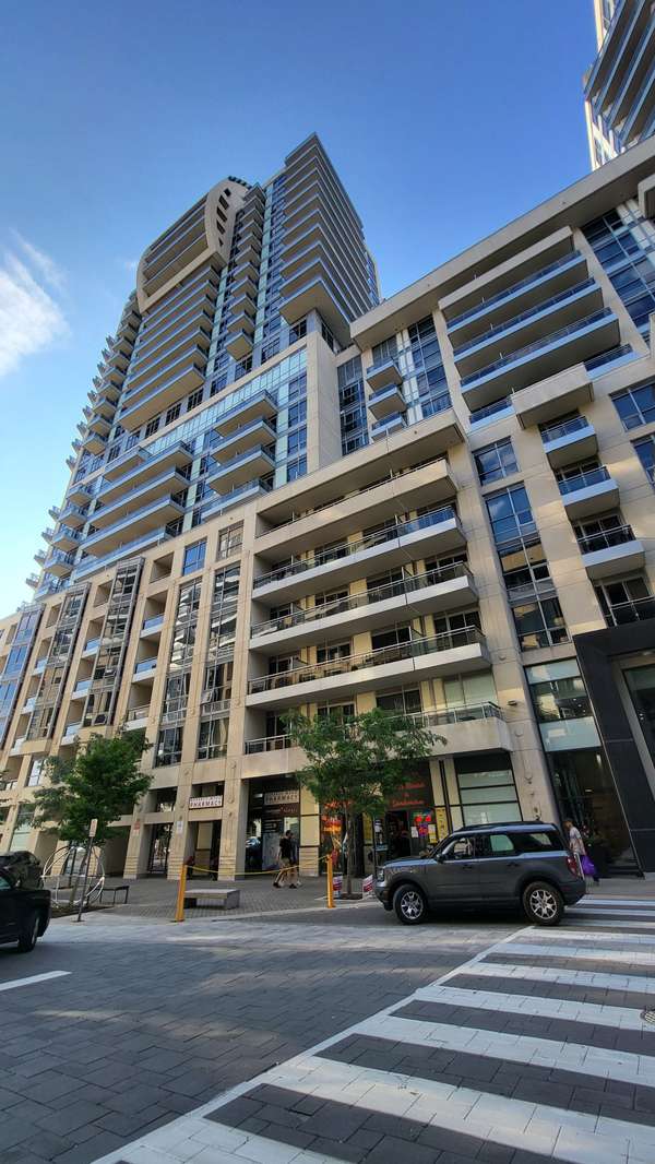 9201 Yonge ST #2104, Richmond Hill, ON L4C 1H9