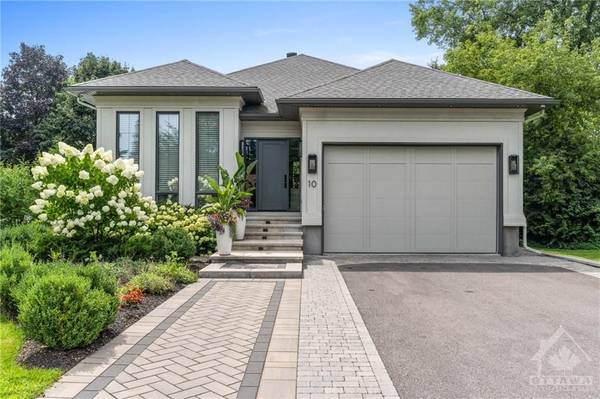 10 LEAVER AVE, Cityview - Parkwoods Hills - Rideau Shore, ON K2E 5P6