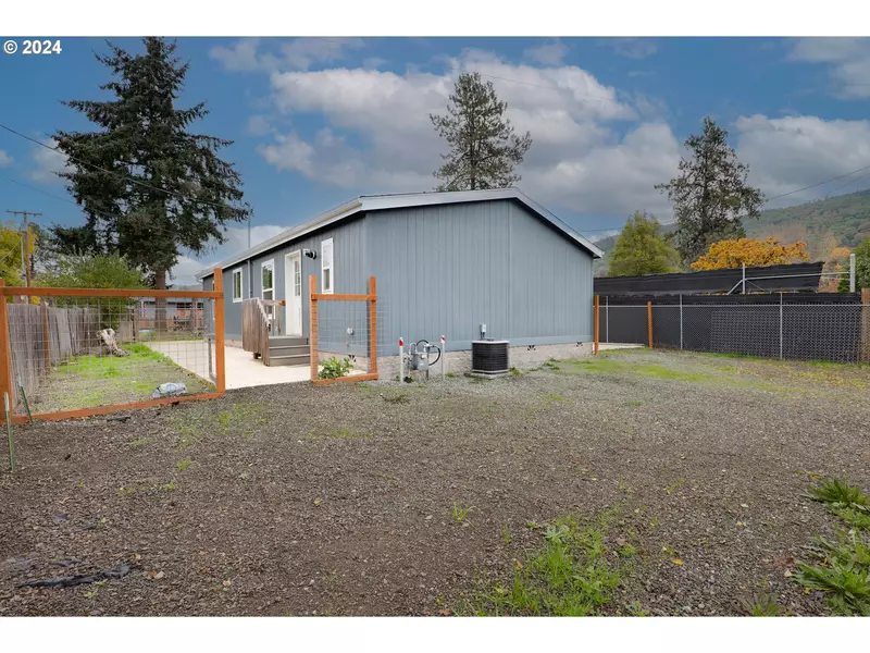 227 CARTE LN, Myrtle Creek, OR 97457