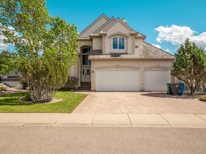 24 Fairmont PT South, Lethbridge, AB T1K 7N6