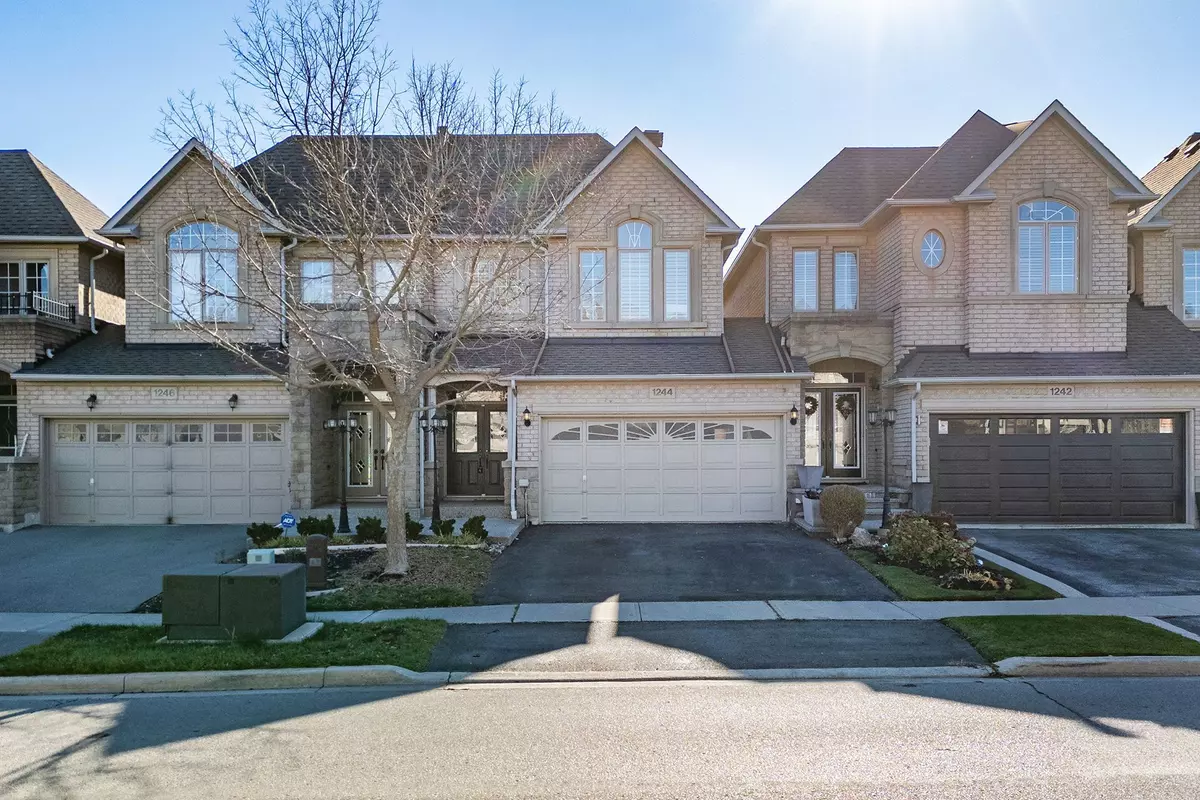 Oakville, ON L6H 7N9,1244 Agram DR