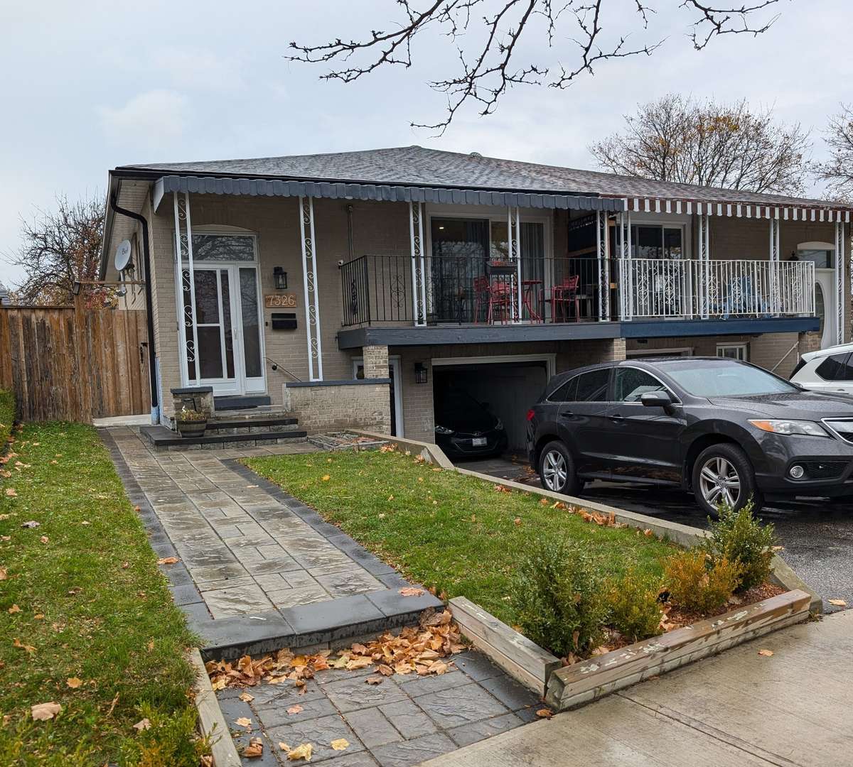 Mississauga, ON L4T 2L8,7326 Redfox RD