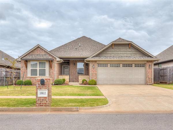 18612 Summer Grove Avenue, Edmond, OK 73012