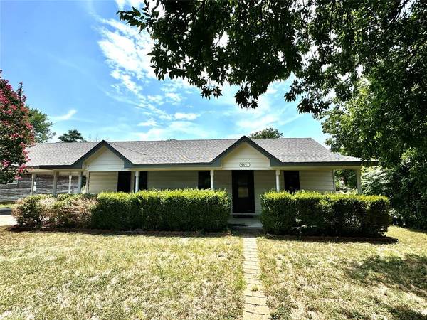 5551 Baylor Avenue, River Oaks, TX 76114