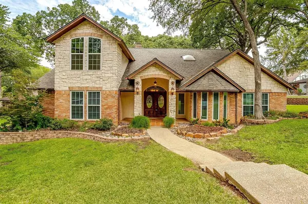 Arlington, TX 76011,2305 Crown Colony Drive