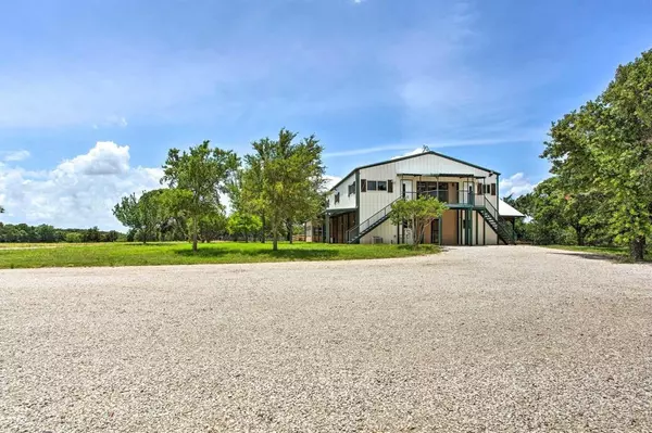 9696 Jack Gray Road, Pilot Point, TX 76258