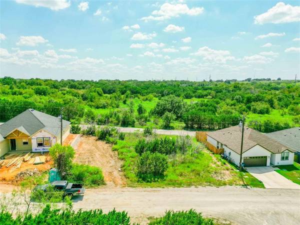 5833 Barkridge Drive, Granbury, TX 76048