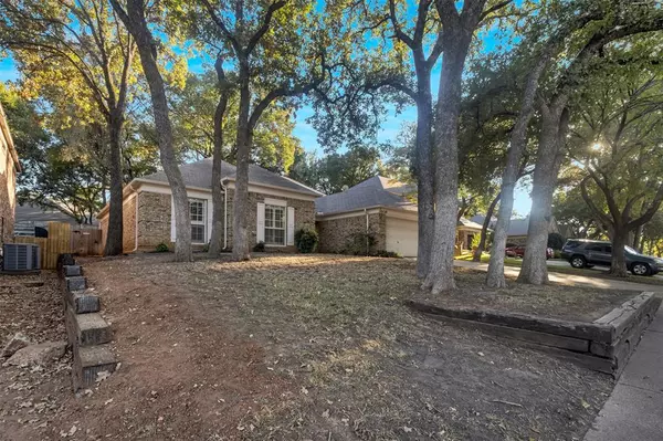 Grapevine, TX 76051,711 Preston Place