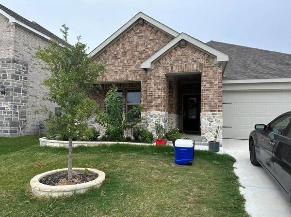 2113 Gill Star Drive, Haslet, TX 76052