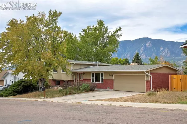 22 W Clover CIR, Colorado Springs, CO 80906