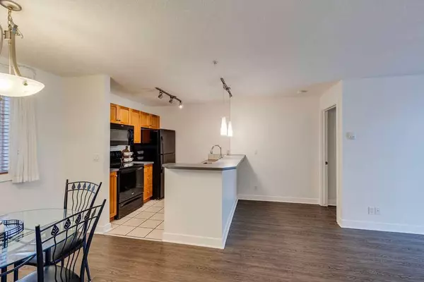 Calgary, AB t2t2c8,2440 34 AVE Southwest #203