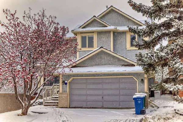 11 Edgepark WAY Northwest, Calgary, AB T3A 4G4