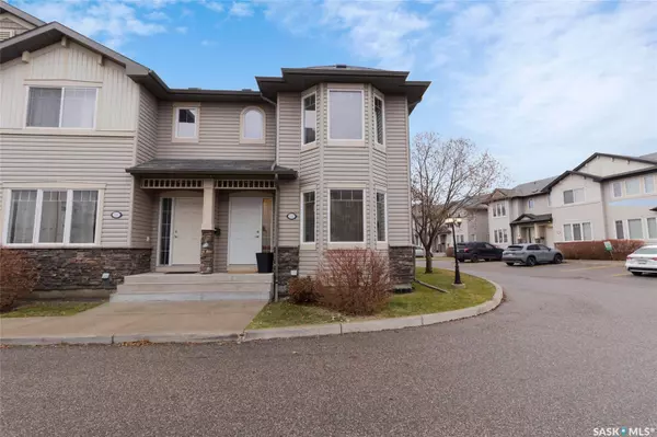 Saskatoon, SK S7V 0A8,303 Slimmon PLACE #512