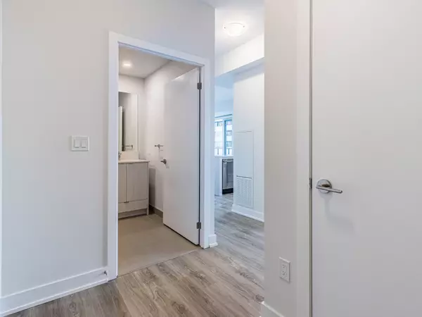 Mississauga, ON L5B 3M8,4130 Parkside Village DR #2804