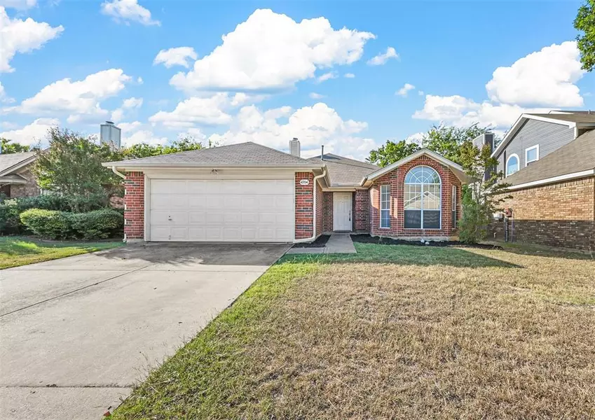 4704 Birchbend Lane, Fort Worth, TX 76137