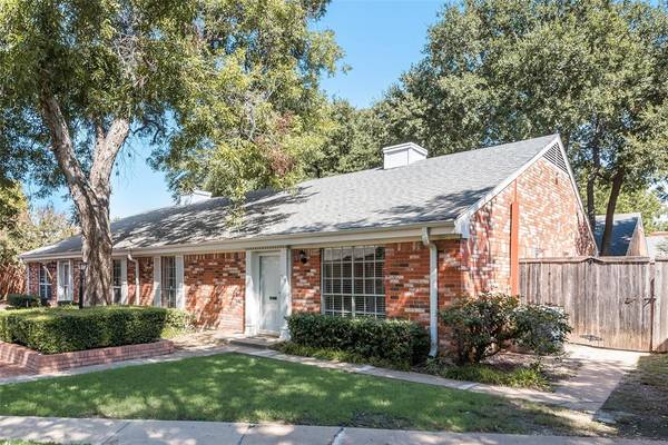 919 Roaring Springs Road,  Fort Worth,  TX 76114