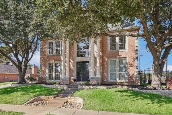 1217 Carousel Drive, Bedford, TX 76021