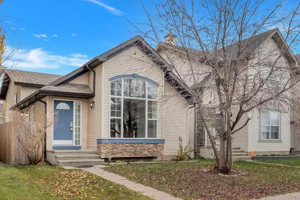 211 Cranberry WAY Southeast, Calgary, AB T3M 1K3