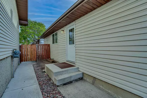 Calgary, AB T1Y 4T2,379 Whitman PL NE