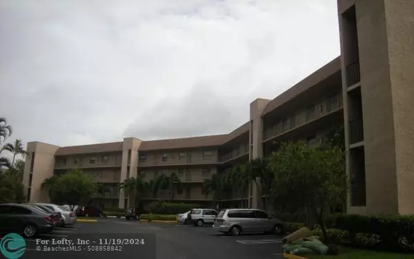 Sunrise, FL 33322,10101 Sunrise Lakes Blvd  #305