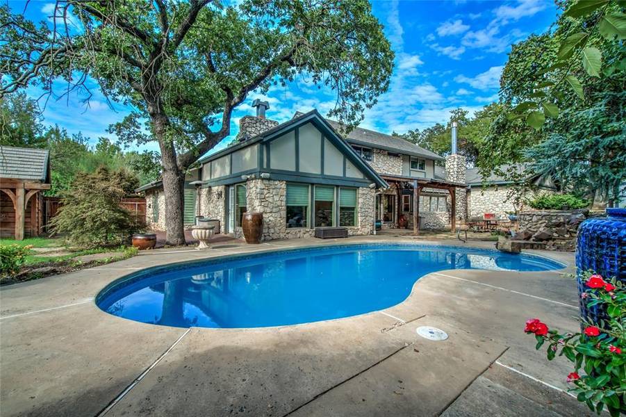 1004 Oak Tree Drive, Edmond, OK 73025