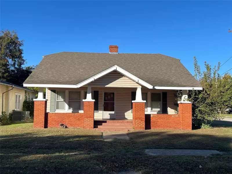 702 S 17th Street, Chickasha, OK 73018