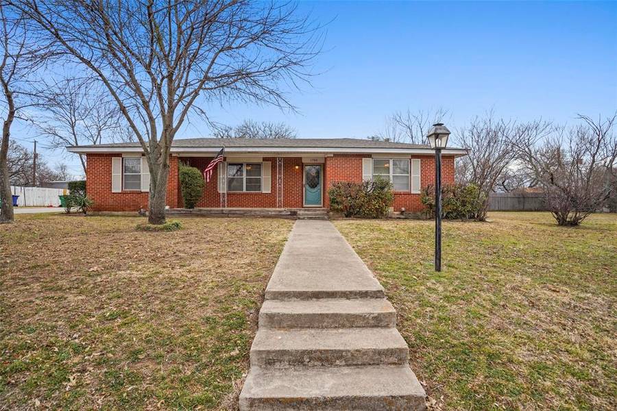 1706 N Colorado Street, Decatur, TX 76234