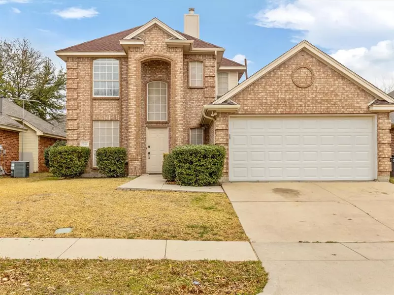 7744 Summerbrook Circle, Fort Worth, TX 76137