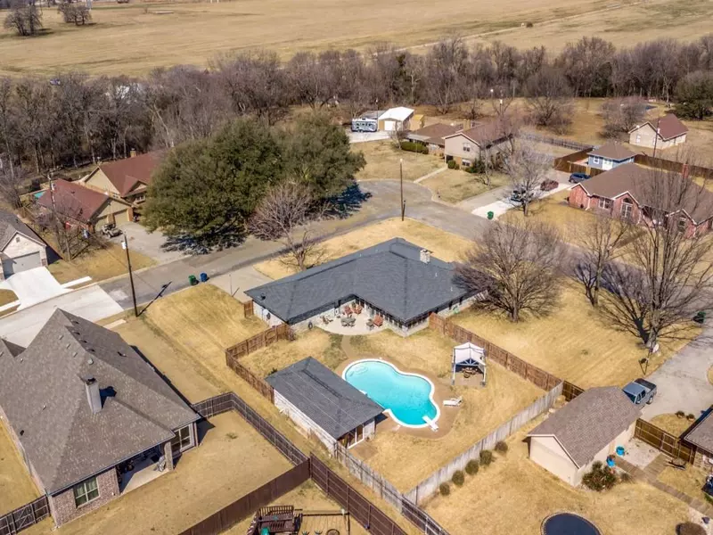 104 Brookview Drive, Decatur, TX 76234