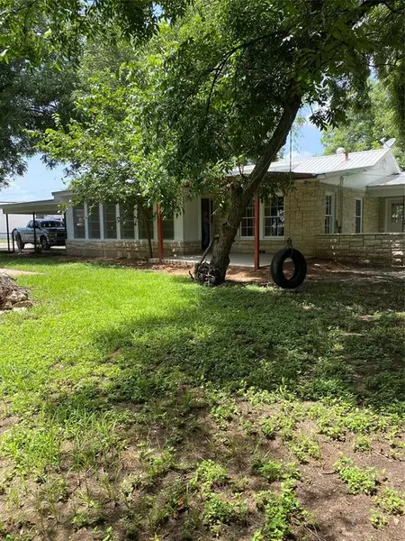 400 E Jefferson Avenue, Whitney, TX 76692