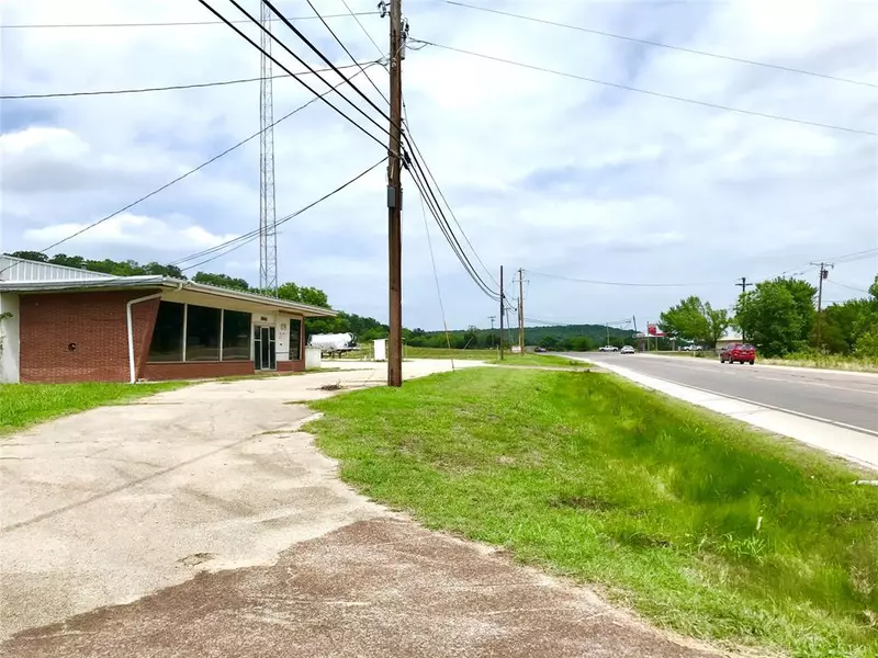 1900 Highway 180 W, Mineral Wells, TX 76067