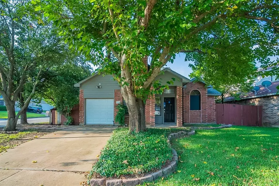 216 Cutting Horse Lane, Keller, TX 76248