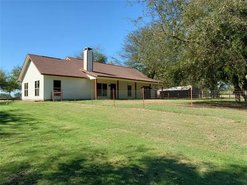 560 Rs County Road 1691, Lone Oak, TX 75453