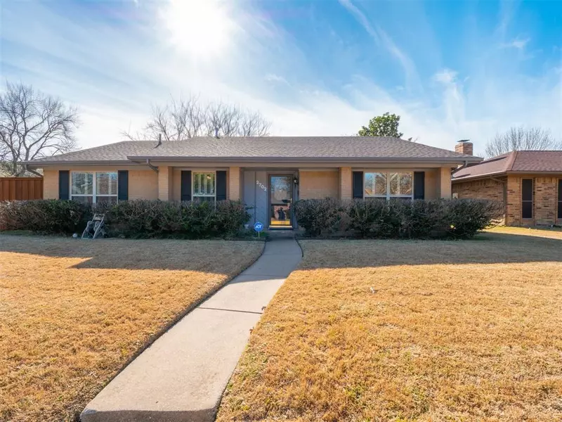 2702 Green Oaks Drive, Garland, TX 75040