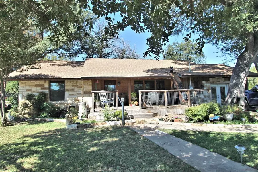 604 SW Barnard Street, Glen Rose, TX 76043